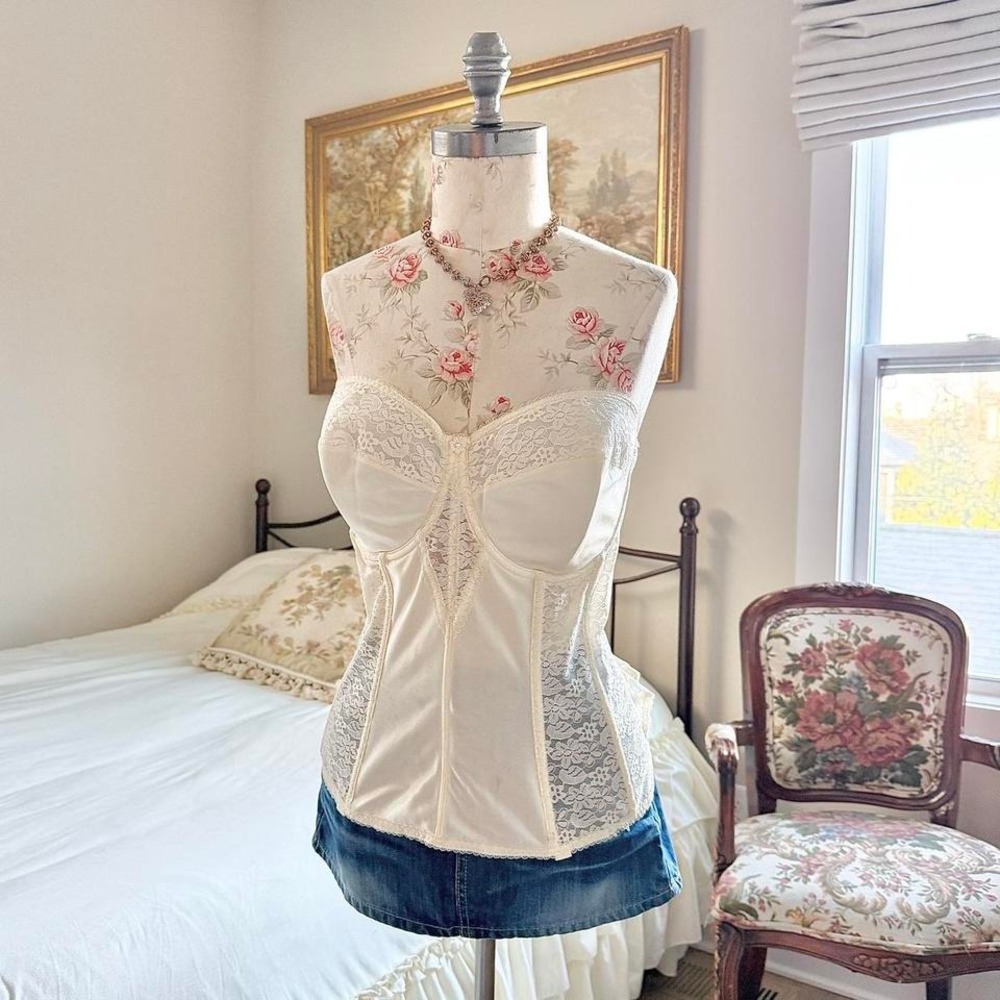 ace corset bustier  90s Dominique ivory lace bustier top‎ size 46c